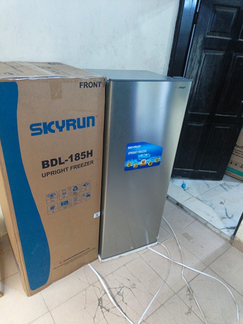 Skyrun 185l upright freezer